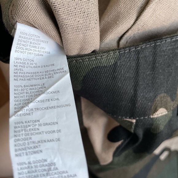 NWT BOOHOO CAMO PRINT CARGO PANTS SIZE 10 - Picture 10 of 11